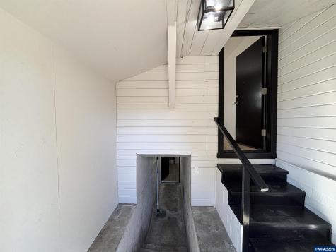 1890 Mccoy (suite #1) Avenue NE Salem OR 97301