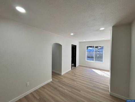 1890 Mccoy (suite #1) Avenue NE Salem OR 97301