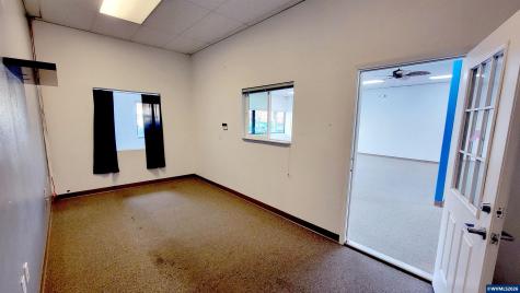 5245 Commercial Street SE Salem OR 97306