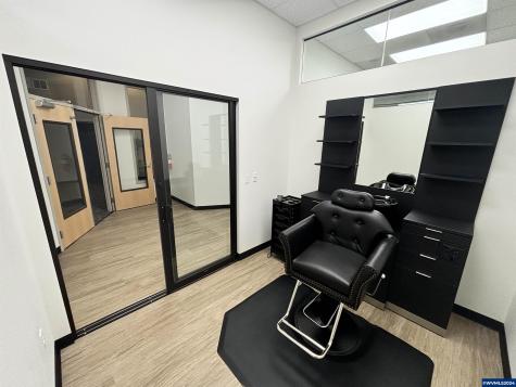 223 Commercial (140-a) Street NE Salem OR 97301