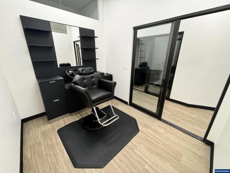 223 Commercial (140-a) Street NE Salem OR 97301