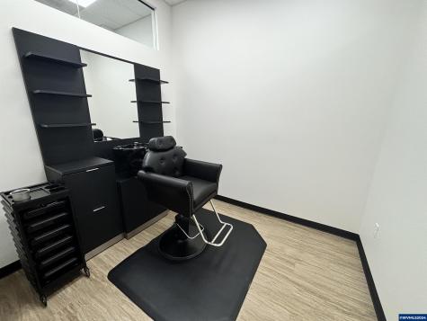 223 Commercial (140-a) Street NE Salem OR 97301