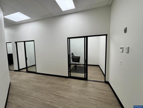 223 Commercial (140-a) Street NE Salem OR 97301