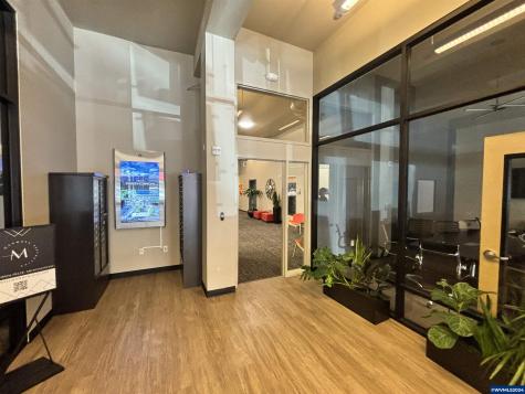 223 Commercial (140-a) Street NE Salem OR 97301