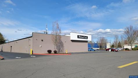 2927 Broadway (100) Street NE Salem OR 97303