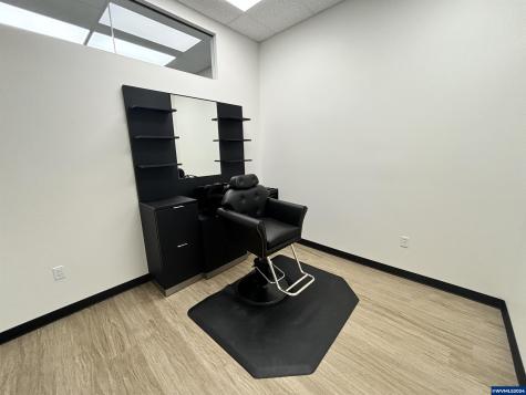 223 Commercial (160-b) Street NE Salem OR 97301