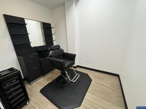 223 Commercial (160-b) Street NE Salem OR 97301