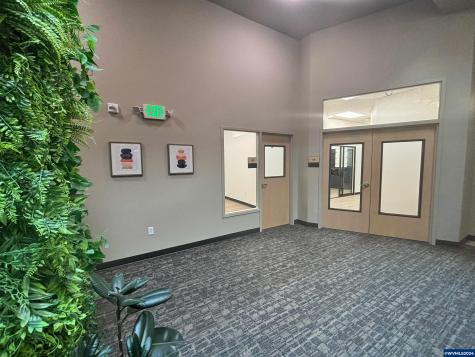 223 Commercial (160-b) Street NE Salem OR 97301