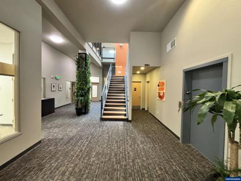 223 Commercial (140-c) Street NE Salem OR 97301