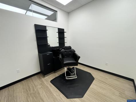 223 Commercial (140-c) Street NE Salem OR 97301