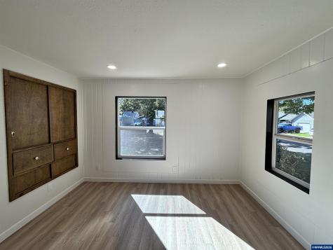 1890 Mccoy (suite #2) Avenue NE Salem OR 97301
