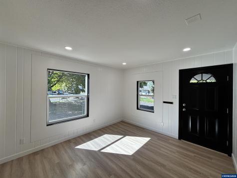 1890 Mccoy (suite #2) Avenue NE Salem OR 97301