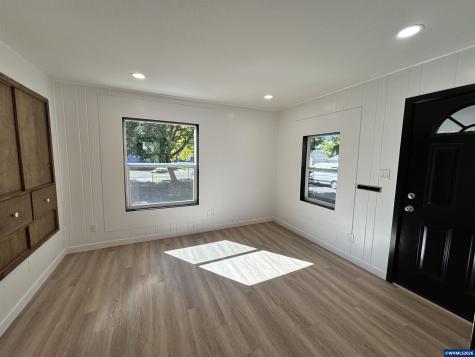 1890 Mccoy (suite #2) Avenue NE Salem OR 97301