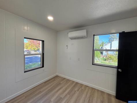1890 Mccoy (suite #2) Avenue NE Salem OR 97301