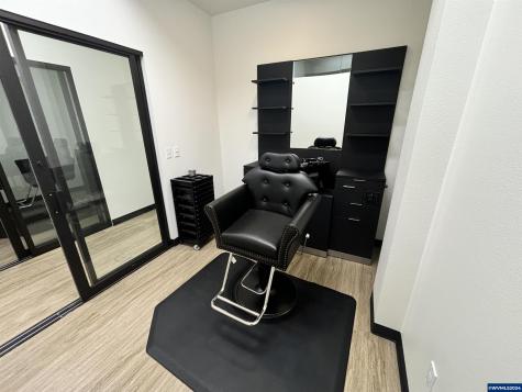 223 Commercial (140-d) Street NE Salem OR 97301