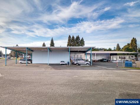 812 Mcclaine Street Silverton OR 97381