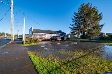 1185 NE Mill (-1165) Street Waldport OR 97394