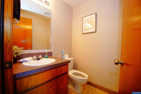 1161 N First Avenue Stayton OR 97383