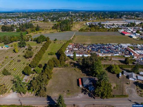 995 Belle Passi Road NE Woodburn OR 97071