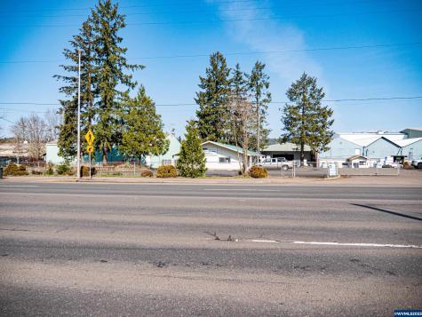 1744 Main Street Sweet Home OR 97386