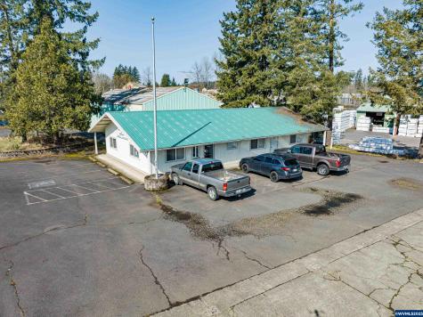 1744 Main Street Sweet Home OR 97386