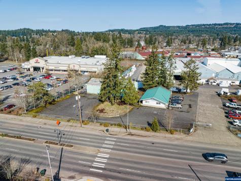1744 Main Street Sweet Home OR 97386