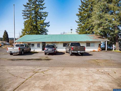 1744 Main Street Sweet Home OR 97386