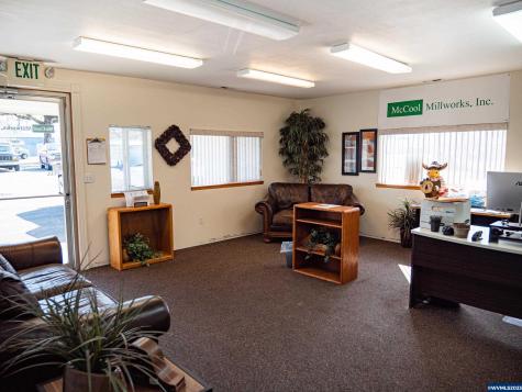 1744 Main Street Sweet Home OR 97386