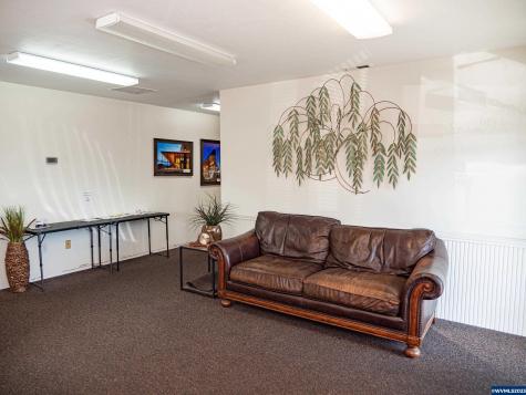 1744 Main Street Sweet Home OR 97386