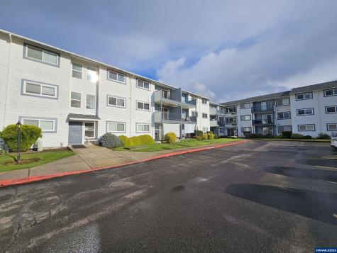 950 Evergreen #207 Road Woodburn OR 97071