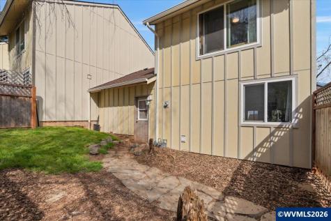 1450 SW Bridlewood (#1) Drive Dallas OR 97338