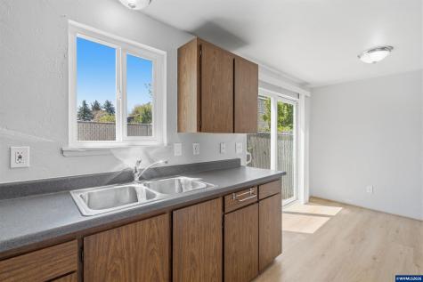 2555 SW Pickford #B Street Corvallis OR 97333