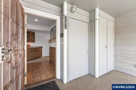 241 SW Ebb Avenue Lincoln City OR 97367