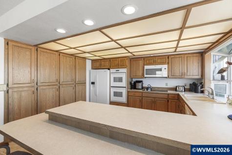 241 SW Ebb Avenue Lincoln City OR 97367