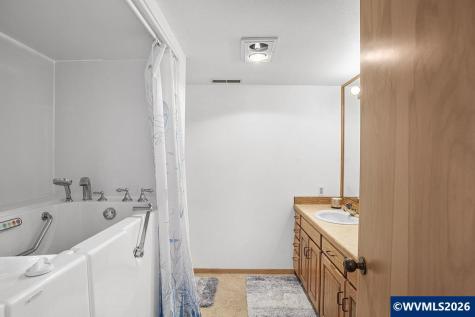 241 SW Ebb Avenue Lincoln City OR 97367