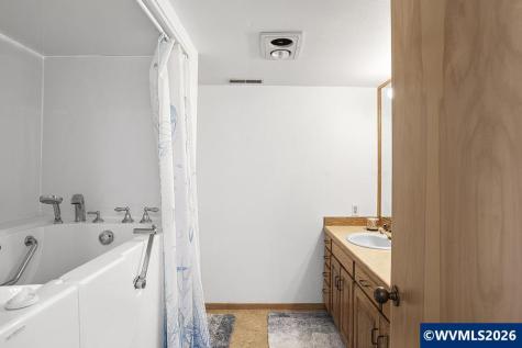 241 SW Ebb Avenue Lincoln City OR 97367