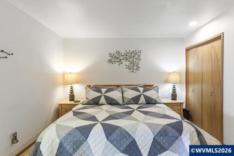 241 SW Ebb Avenue Lincoln City OR 97367