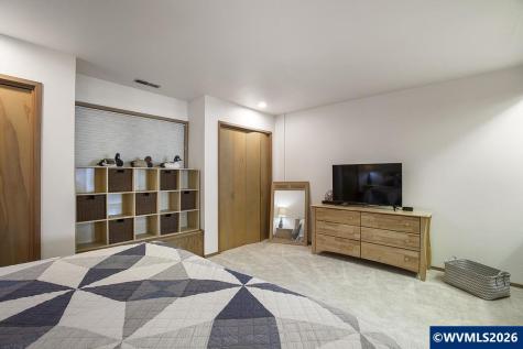 241 SW Ebb Avenue Lincoln City OR 97367