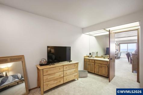 241 SW Ebb Avenue Lincoln City OR 97367