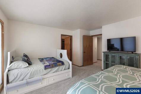 241 SW Ebb Avenue Lincoln City OR 97367
