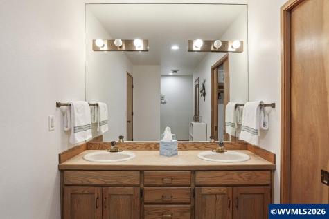 241 SW Ebb Avenue Lincoln City OR 97367