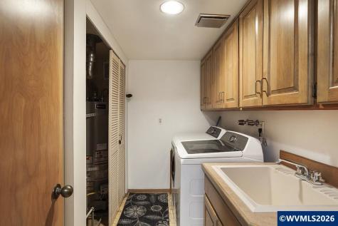 241 SW Ebb Avenue Lincoln City OR 97367