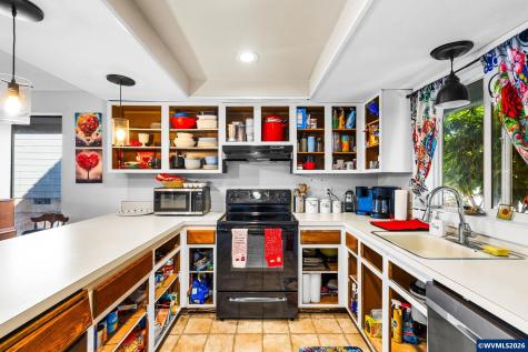350 NE Evergreen #4 Court Dallas OR 97338