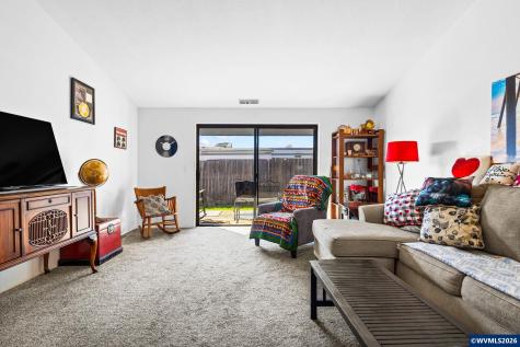350 NE Evergreen #4 Court Dallas OR 97338