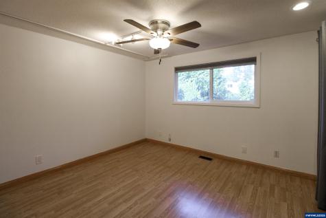 1035 Chestnut Street NW Salem OR 97304