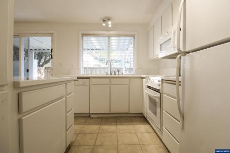 1035 Chestnut Street NW Salem OR 97304