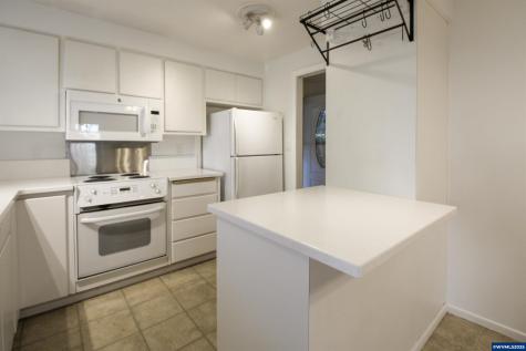 1035 Chestnut Street NW Salem OR 97304