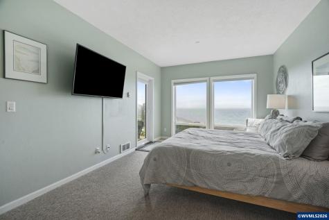 1113 N Highway 101 #1 Depoe Bay OR 97341