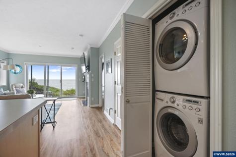 1113 N Highway 101 #1 Depoe Bay OR 97341
