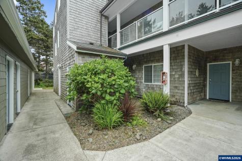 1113 N Highway 101 #1 Depoe Bay OR 97341